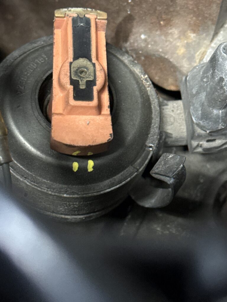 デスビ。4 番側。